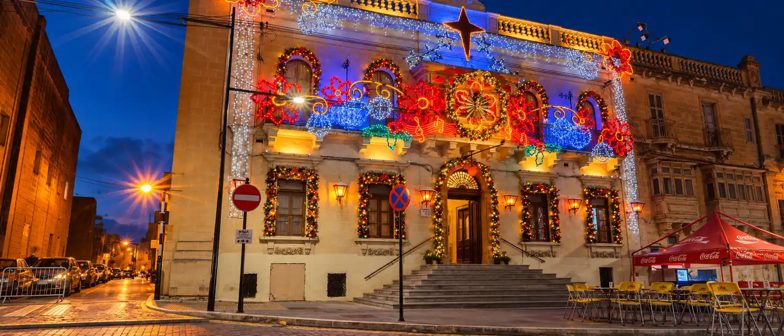 Świąteczny Rynek w Nocnym Blasku